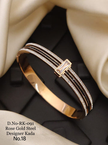 NARLA BUTTERFLY 18K GOLD PLATED KADA BRACELET