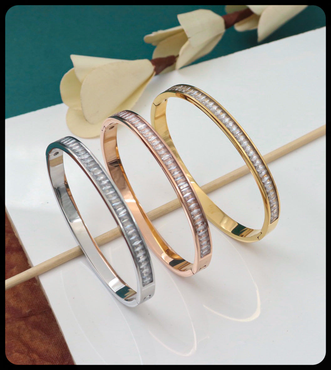 LOHA DIMOND KADA BRACELET