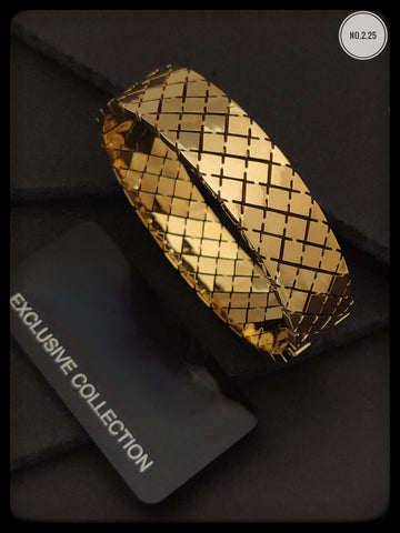 LARKIN 18K GOLD PLATED KADA BRACELET