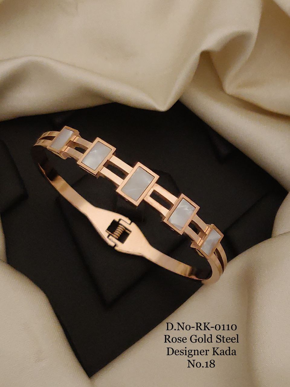 Hart with Diamond Fashion-Forward Gold Plated Bracelet