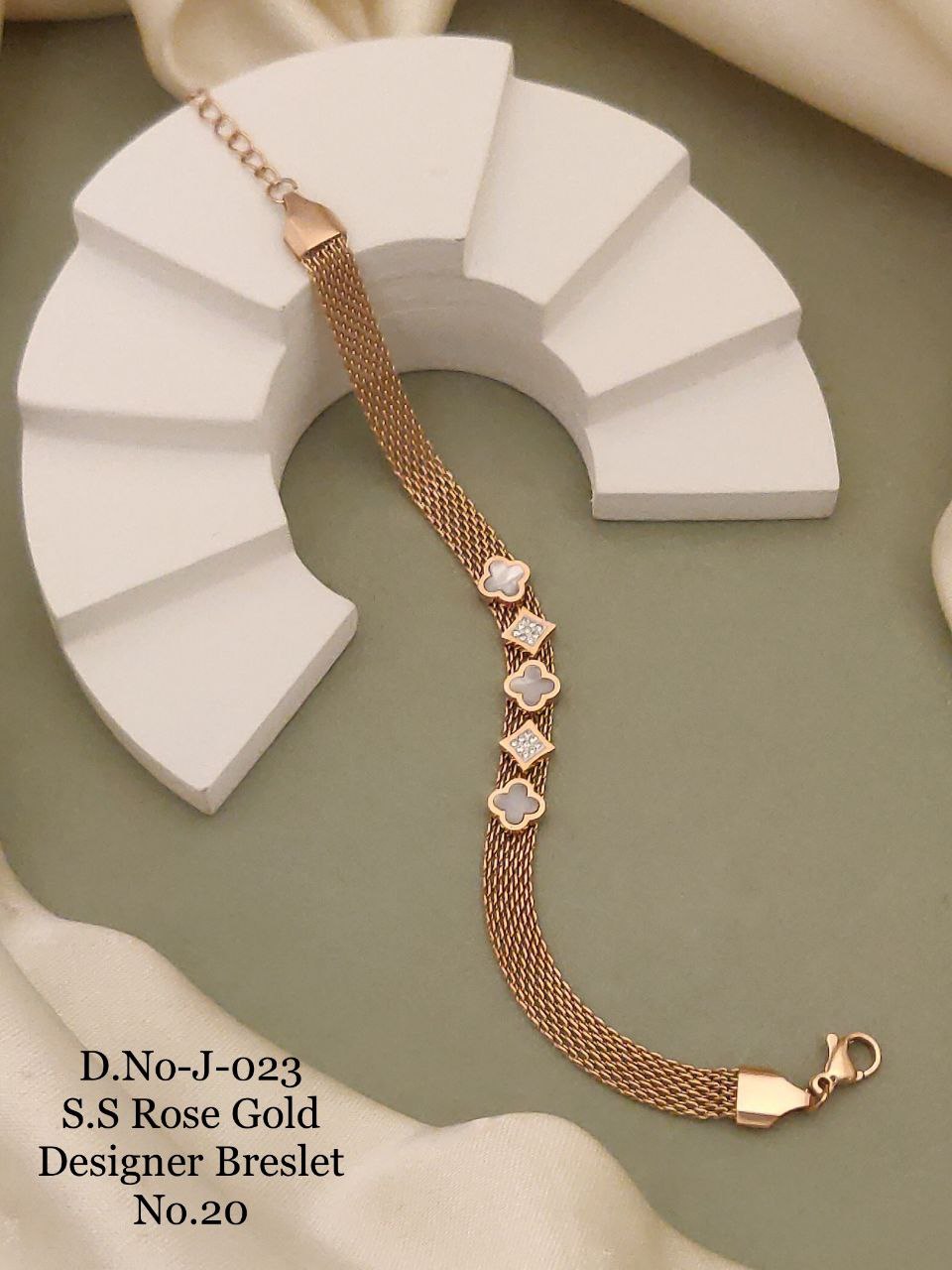 Idiom Dimond Gold Plated Unisex Loose Bracelet