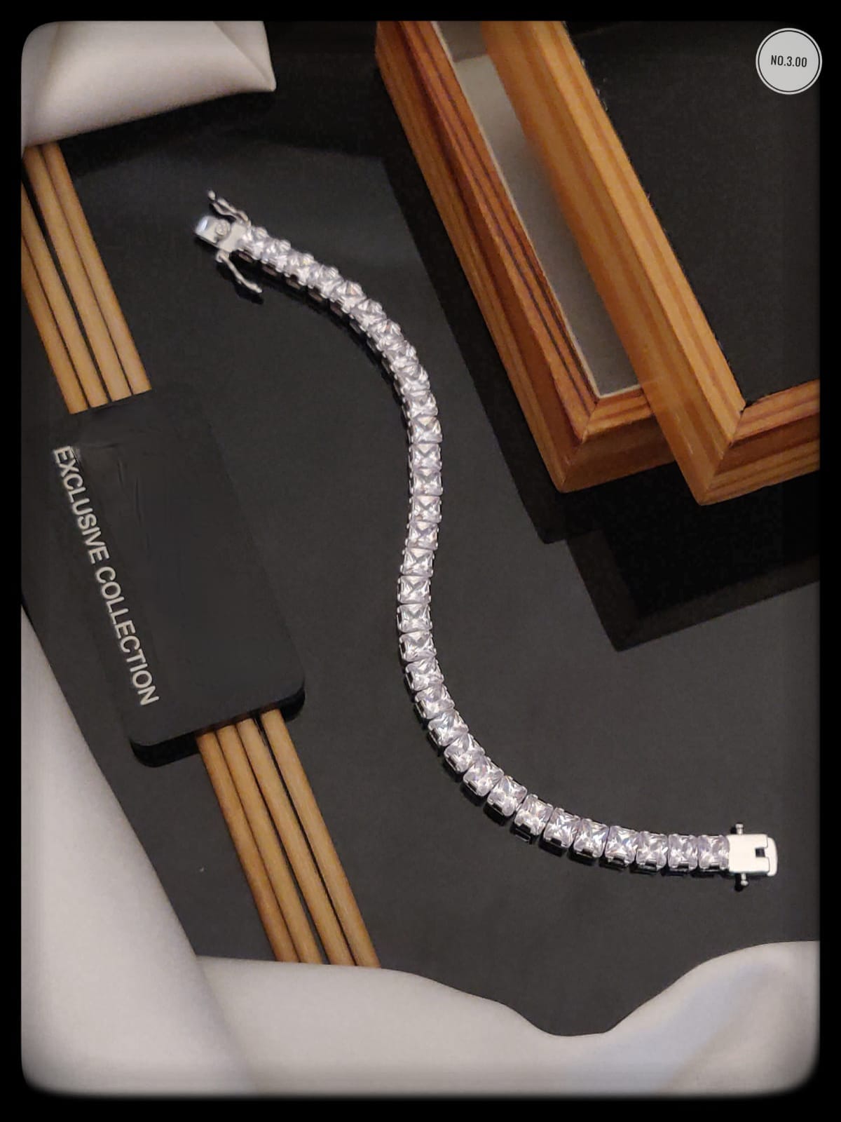 ERIN EMARALD DIAMOND SHAPE BRACELET
