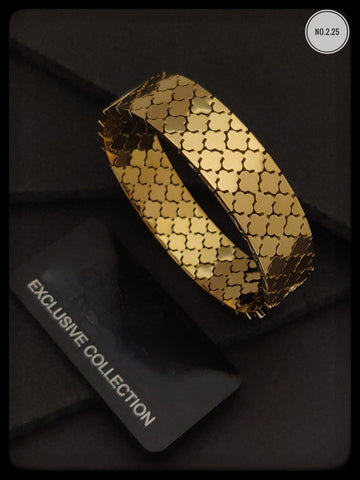 VARIANA 18K GOLD PLATED KADA BRACELET