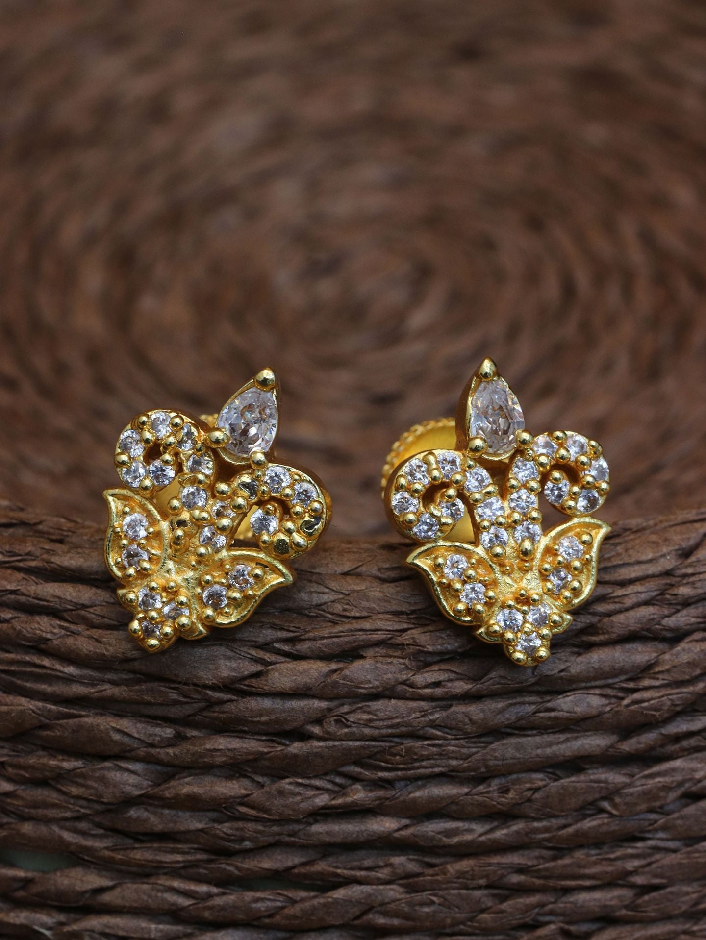 GOLD-PLATED AD STUDDED STUDS EARRINGS